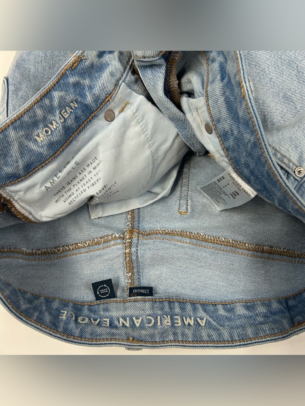 American Eagle Women’s Size 6 LONG Mom Jean Light Wash Denim Strigid Blue #1509 - Picture 4 of 11